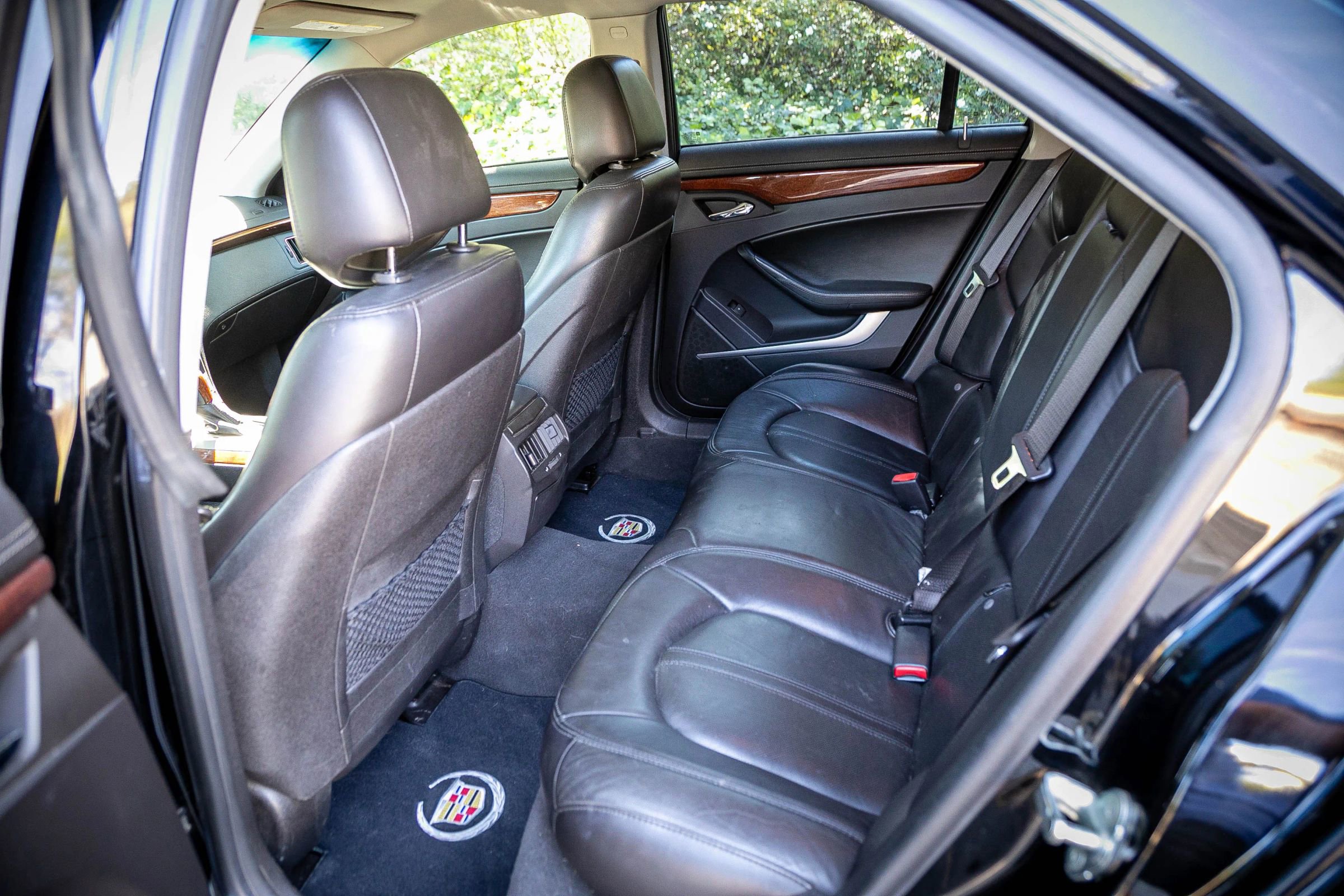 Used 2010 Cadillac CTS Premium image 30