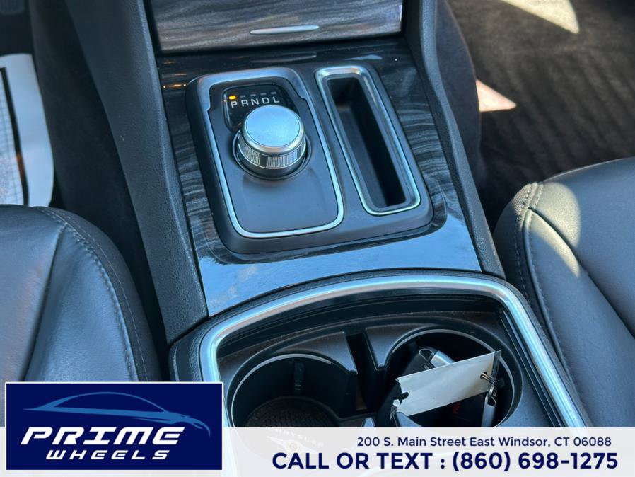 Used 2017 Chrysler 300 Limited w/ Value Package image 20
