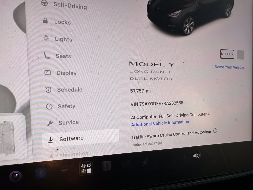 Used 2024 Tesla Model Y Long Range AWD/4WD image 32