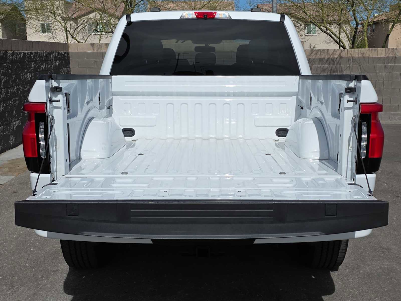 Used 2022 Ford F150 Lightning XLT image 23