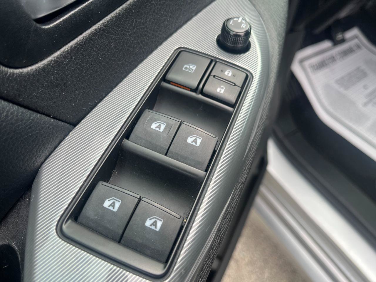 Used 2019 Toyota Sienna SE w/ SE Preferred Package FWD image 26