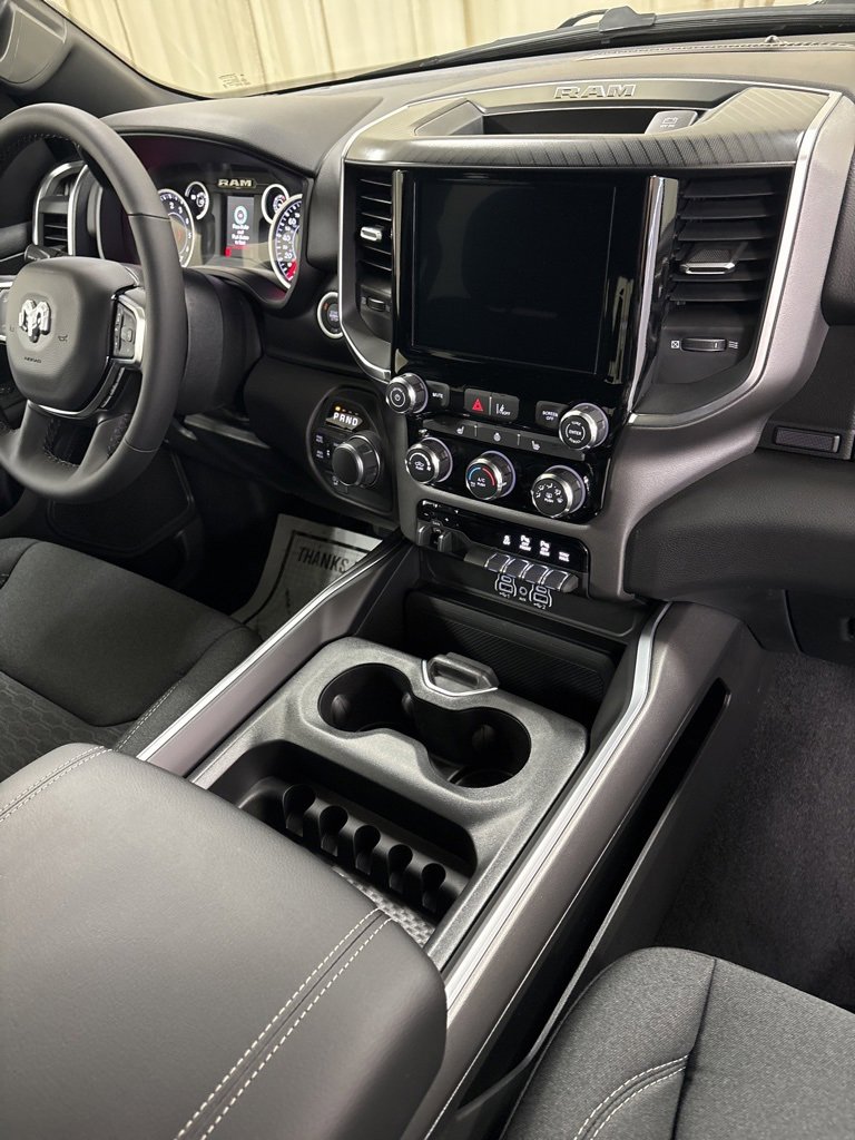 New 2026 RAM 1500 4x4 Crew Cab image 31