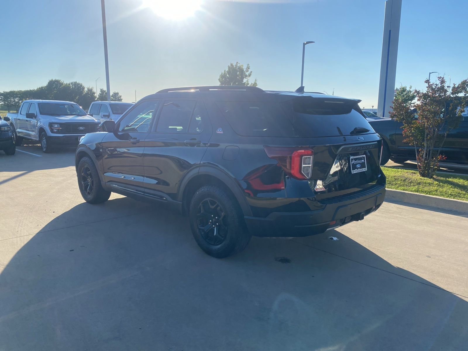Used 2022 Ford Explorer Timberline w/ Timberline Technology Package AWD/4WD image 3