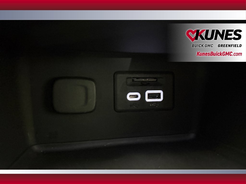 Used 2023 GMC Acadia AT4 w/ Technology Package AWD/4WD image 33