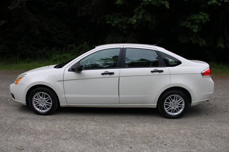 Used 2011 Ford Focus SE FWD image 12