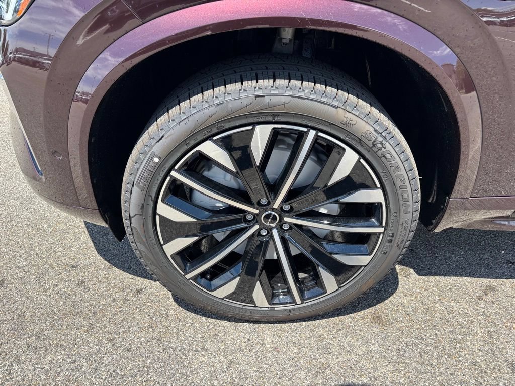 New 2026 Volvo XC90 T8 Plus w/ Protection Package AWD/4WD image 9