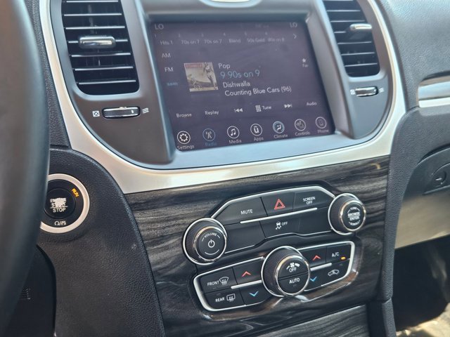 Used 2017 Chrysler 300 Limited image 14