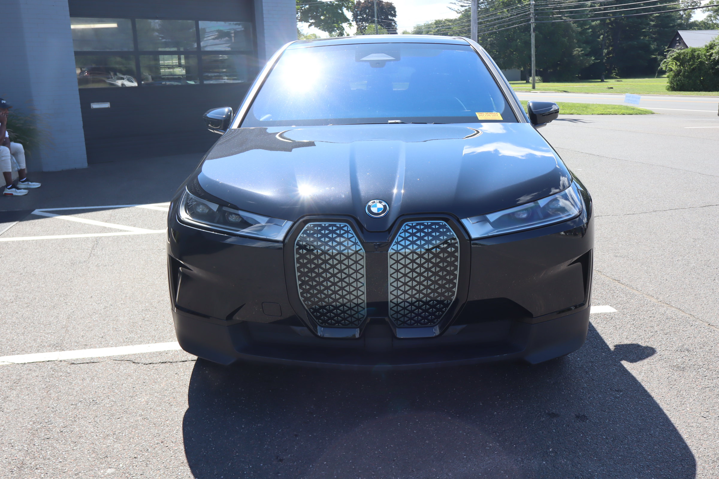 Used 2025 BMW iX xDrive50 w/ Convenience Package AWD/4WD image 4