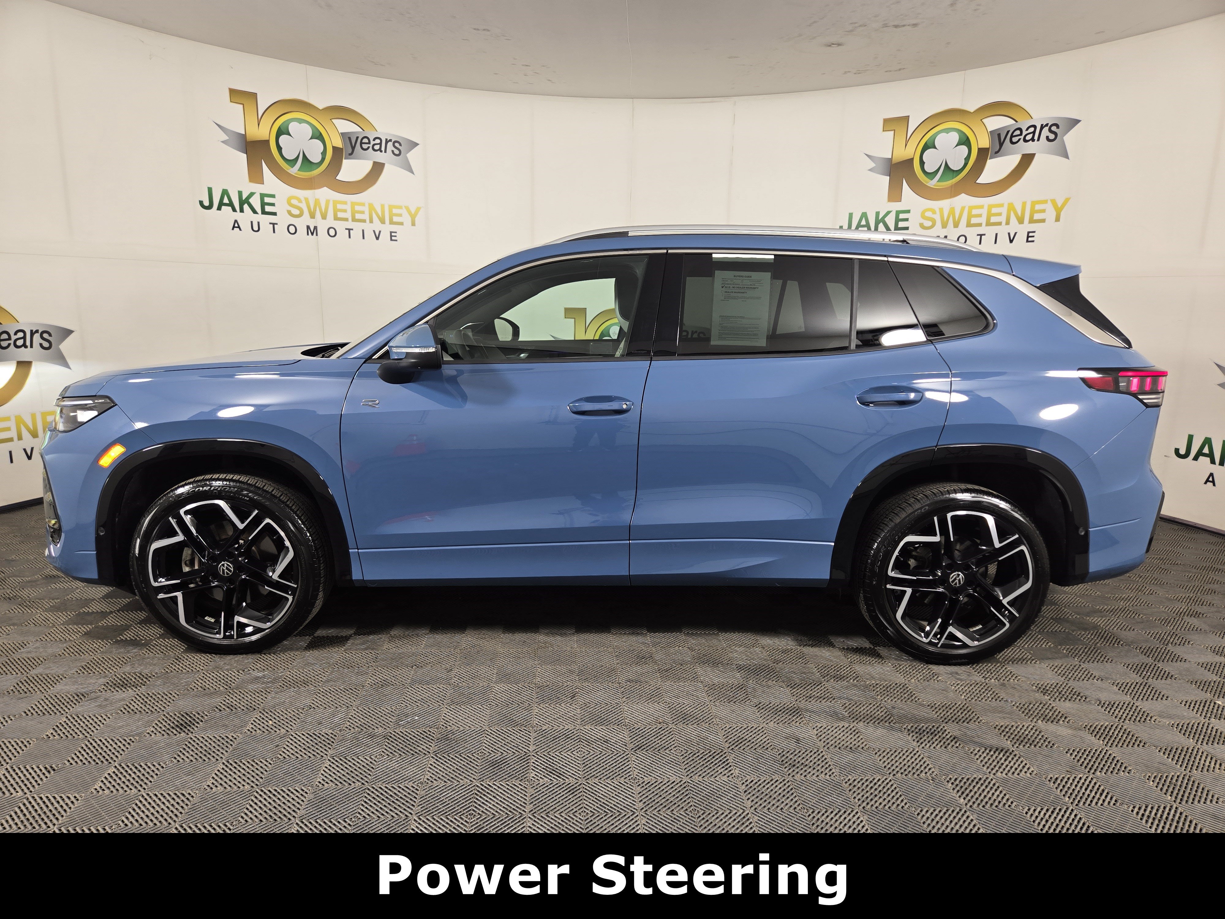 Used 2025 Volkswagen Tiguan SEL R-Line AWD/4WD image 5