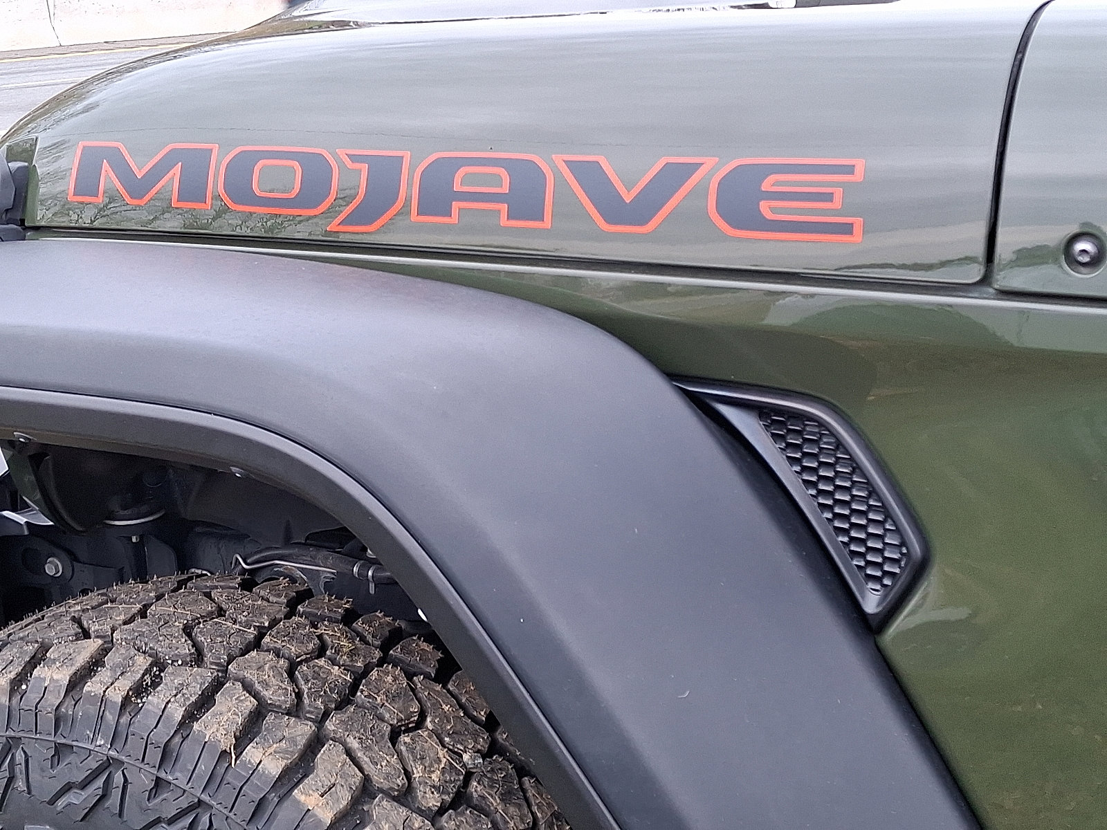 Used 2022 Jeep Gladiator Mojave w/ Dual Top Group image 29