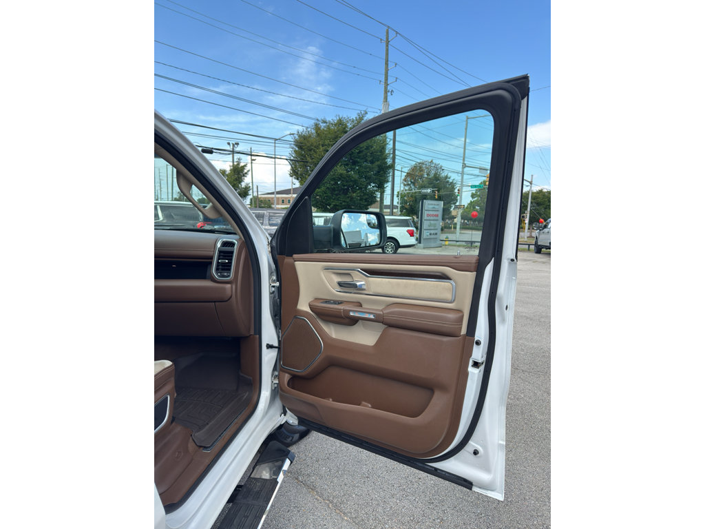 Used 2021 RAM 1500 Laramie AWD/4WD image 16