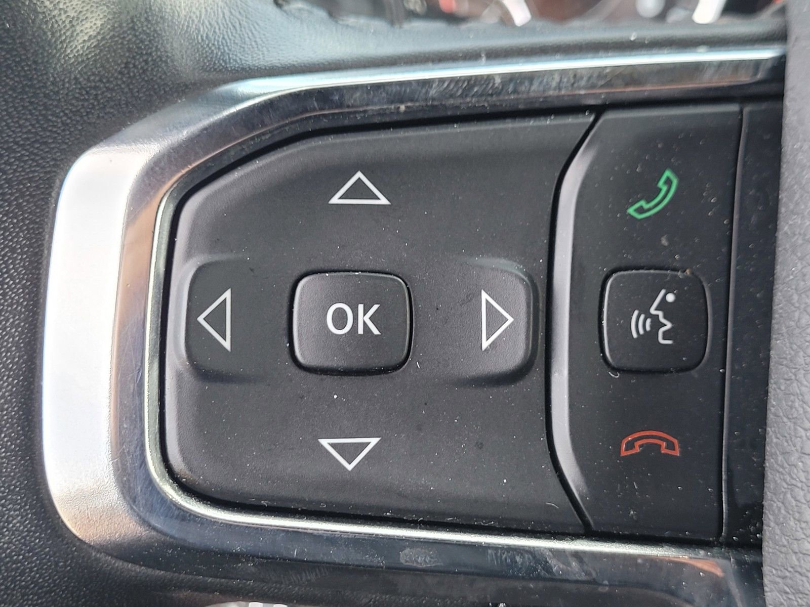 Used 2024 RAM 1500 Laramie RWD image 27