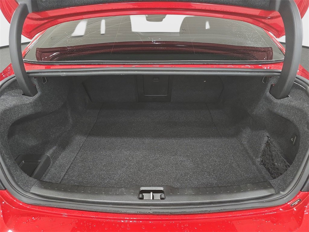 Used 2022 Volvo S60 T8 R-Design image 29