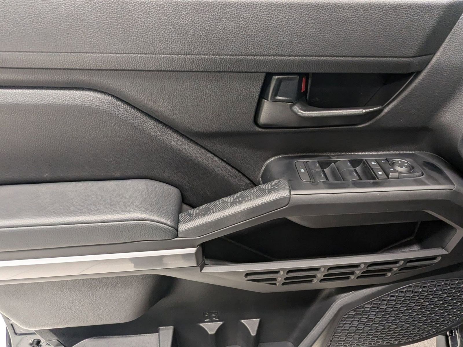 New 2025 Toyota Tacoma SR image 10