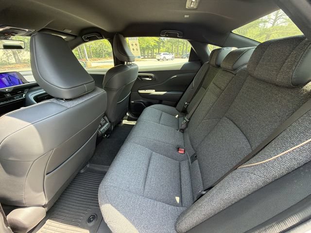 Used 2023 Toyota Crown AWD/4WD image 24
