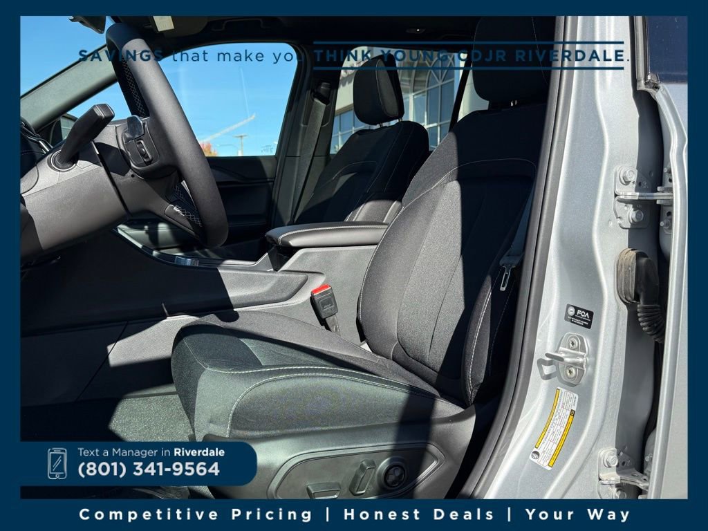 New 2025 Jeep Grand Cherokee Laredo X w/ Luxury Tech Group I image 2