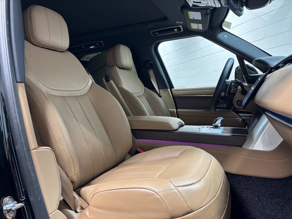 Used 2025 Land Rover Range Rover Long Wheelbase SE image 30