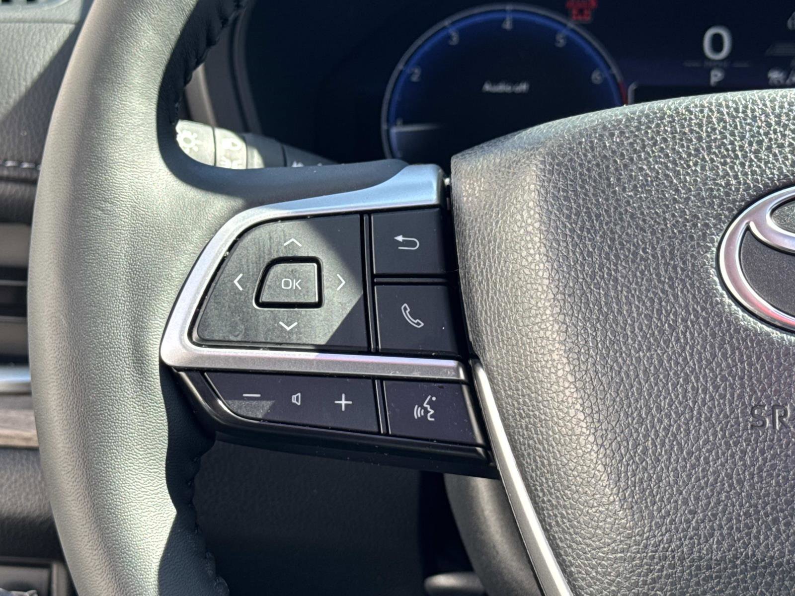 Used 2025 Toyota Grand Highlander AWD image 7