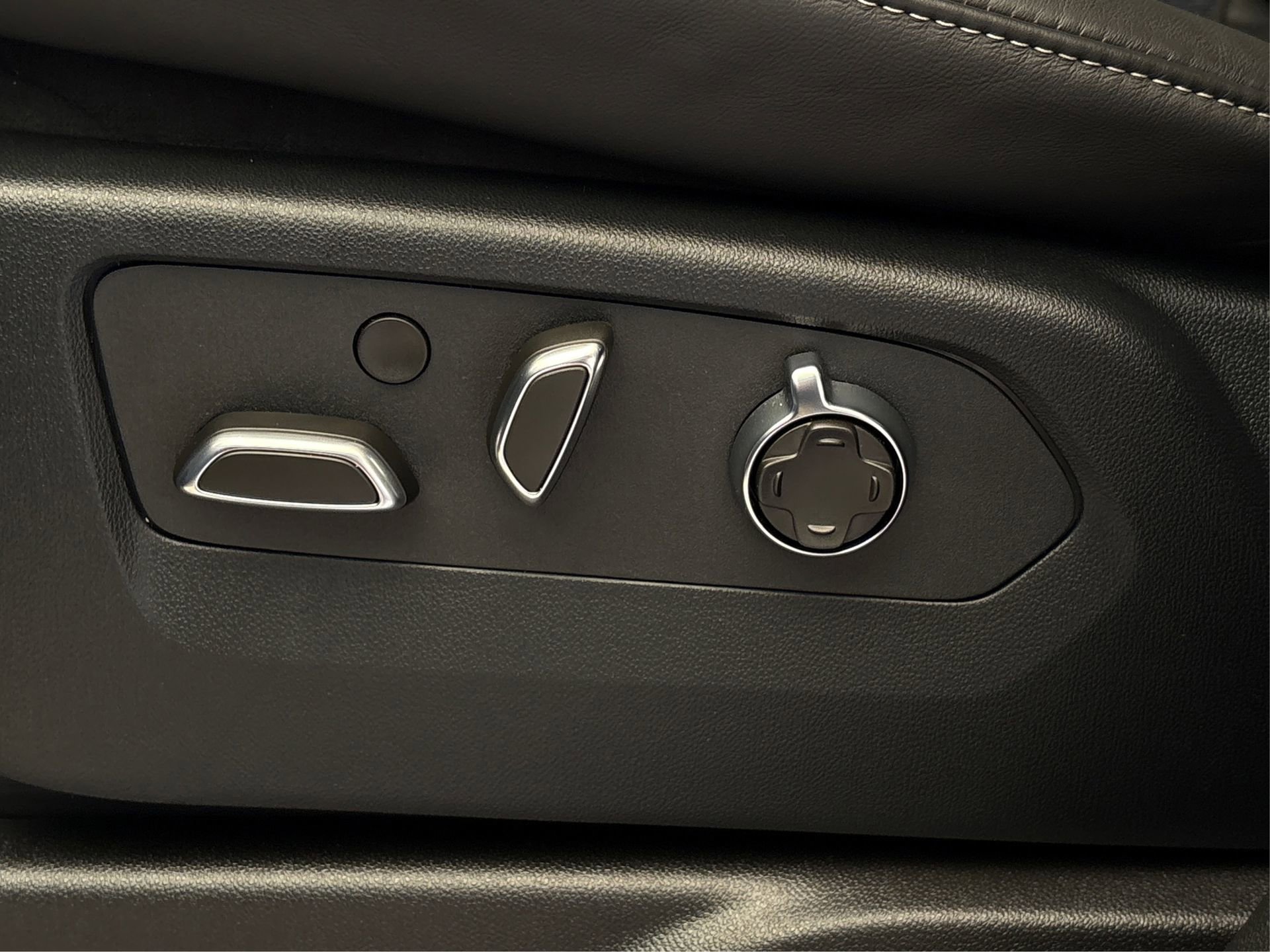 New 2026 Cadillac Escalade Platinum Sport image 33