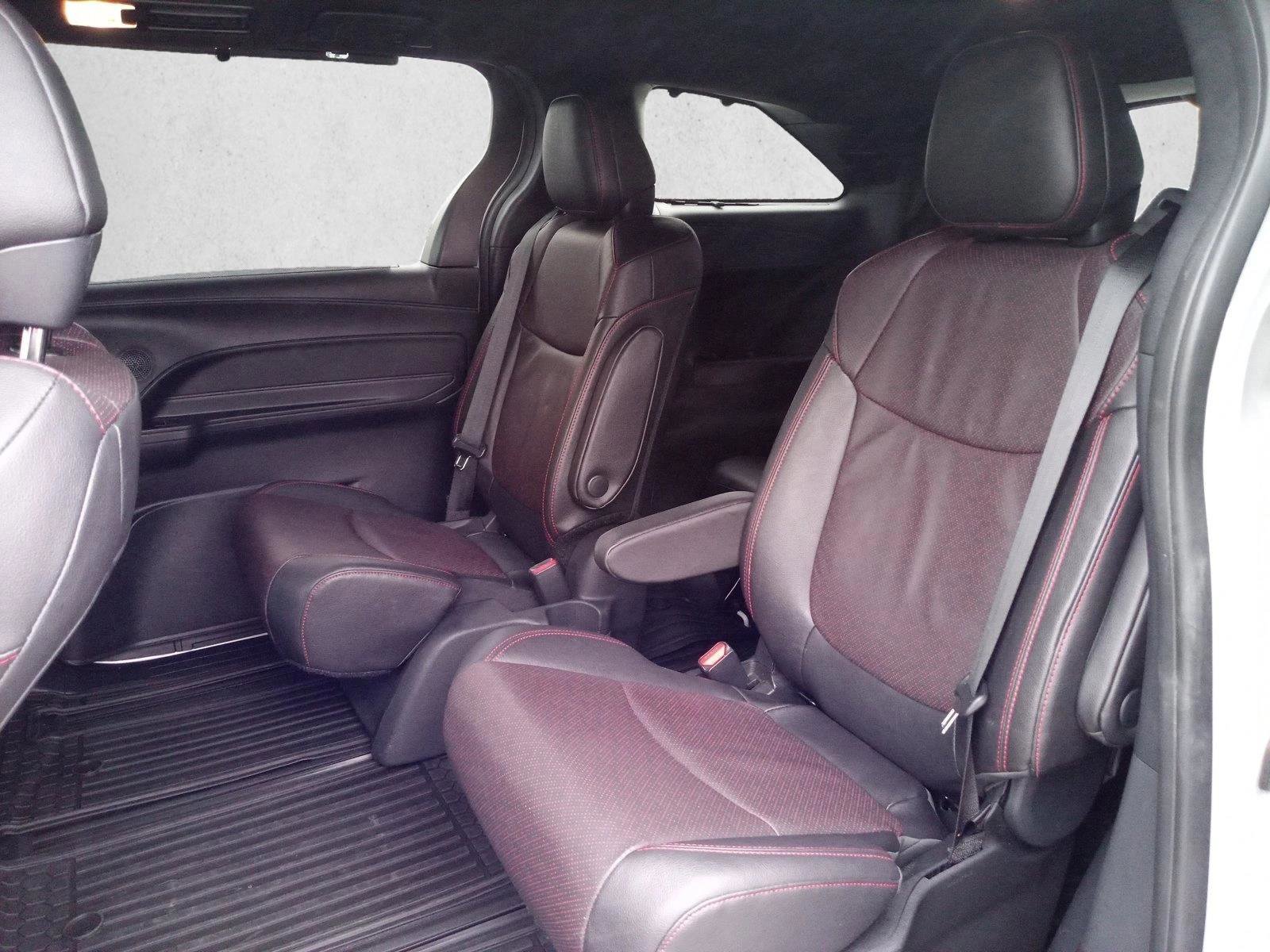Used 2025 Toyota Sienna XSE w/ XSE Premium Package FWD image 14