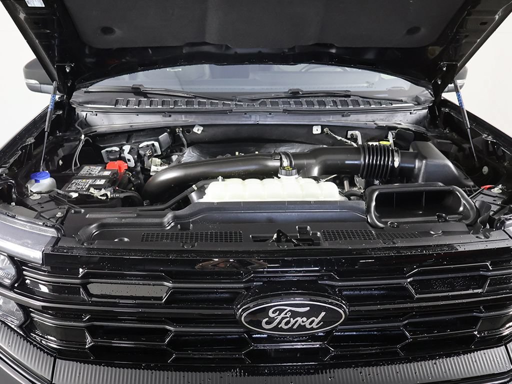 Used 2025 Ford Expedition Max Platinum w/ Stealth Performance Package AWD/4WD image 22