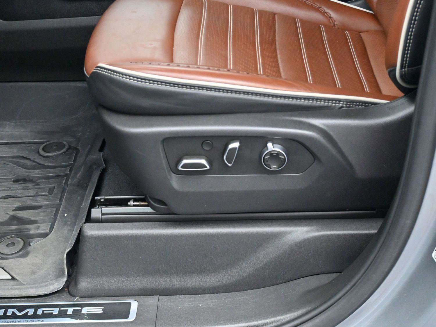 Used 2024 GMC Sierra 2500 Denali Ultimate w/ Max Trailering Package image 14