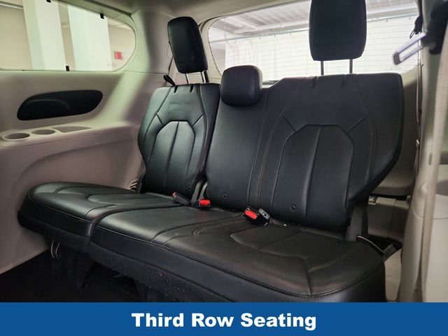 Used 2019 Chrysler Pacifica Touring-L FWD image 23