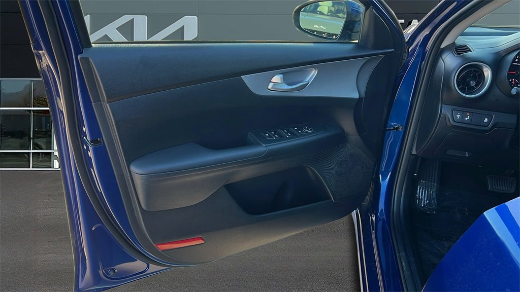 New 2024 Kia Forte LXS w/ LXS Technology Package image 8
