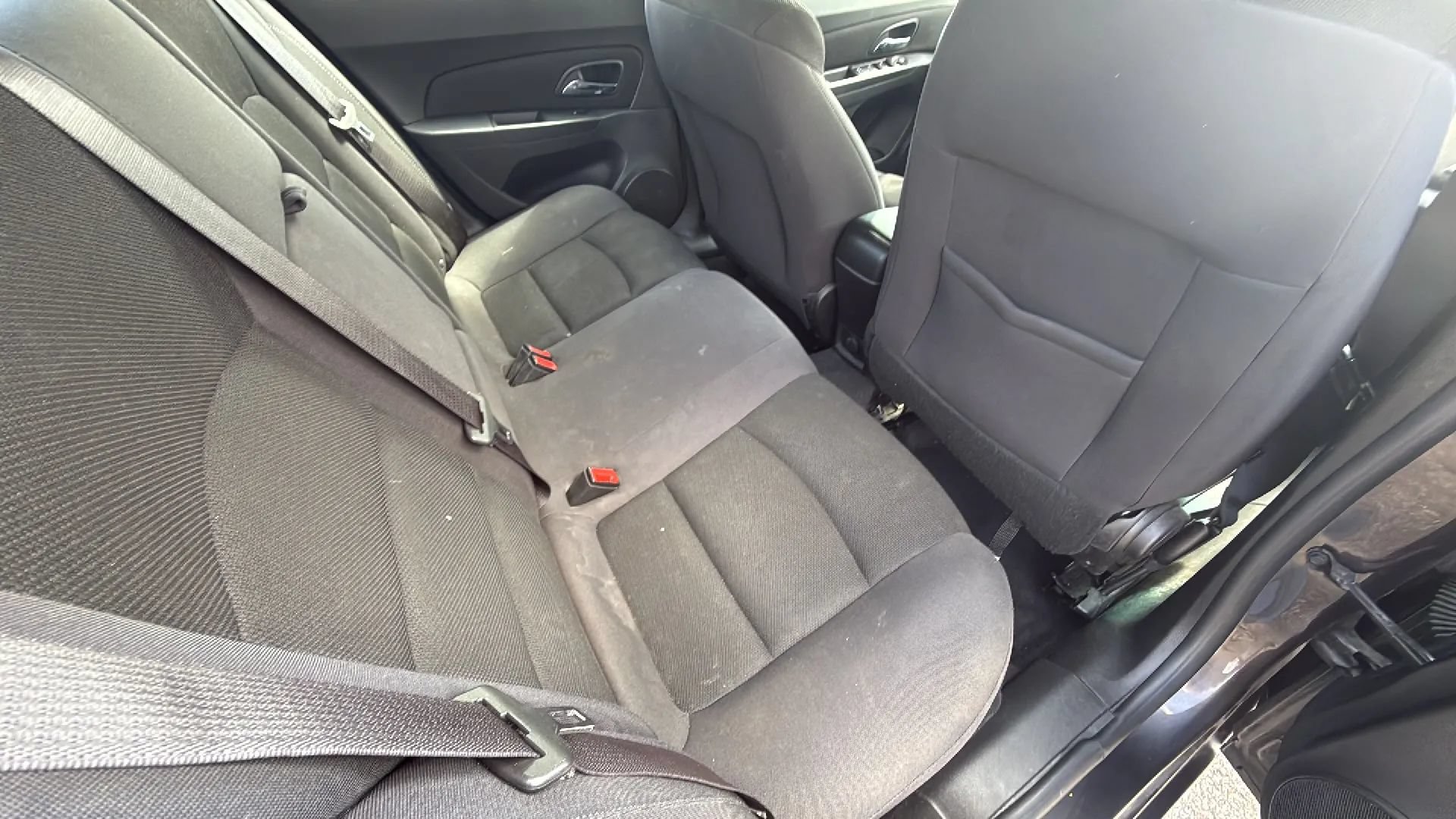 Used 2016 Chevrolet Cruze LT w/ Technology Package FWD image 8