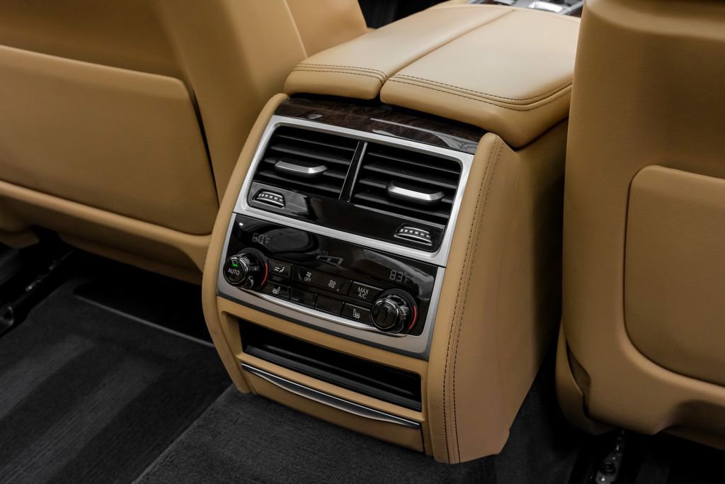 Used 2020 BMW ALPINA B7 xDrive image 40