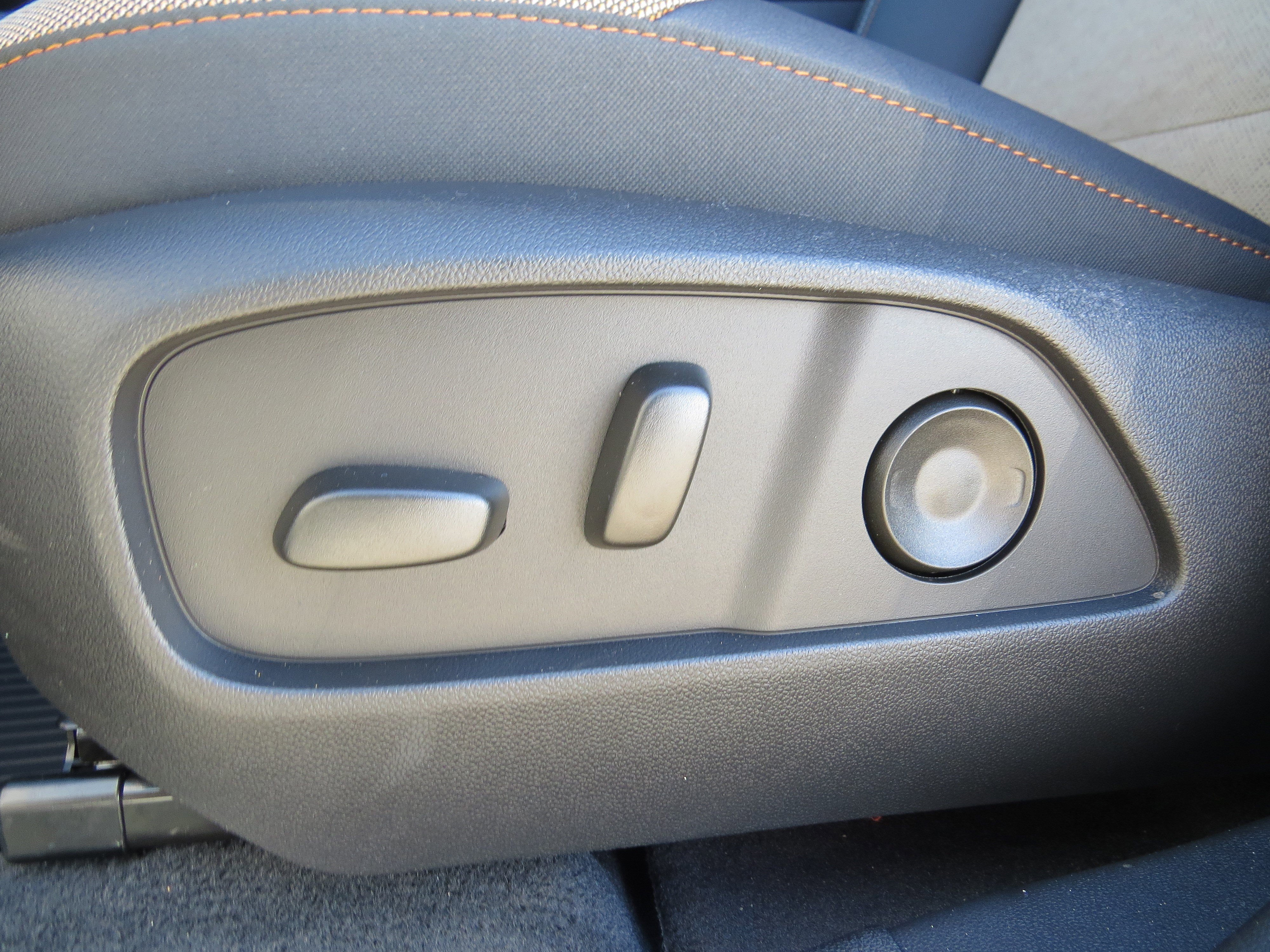 New 2026 Chevrolet Equinox ACTIV w/ Safety and Technology Package image 18