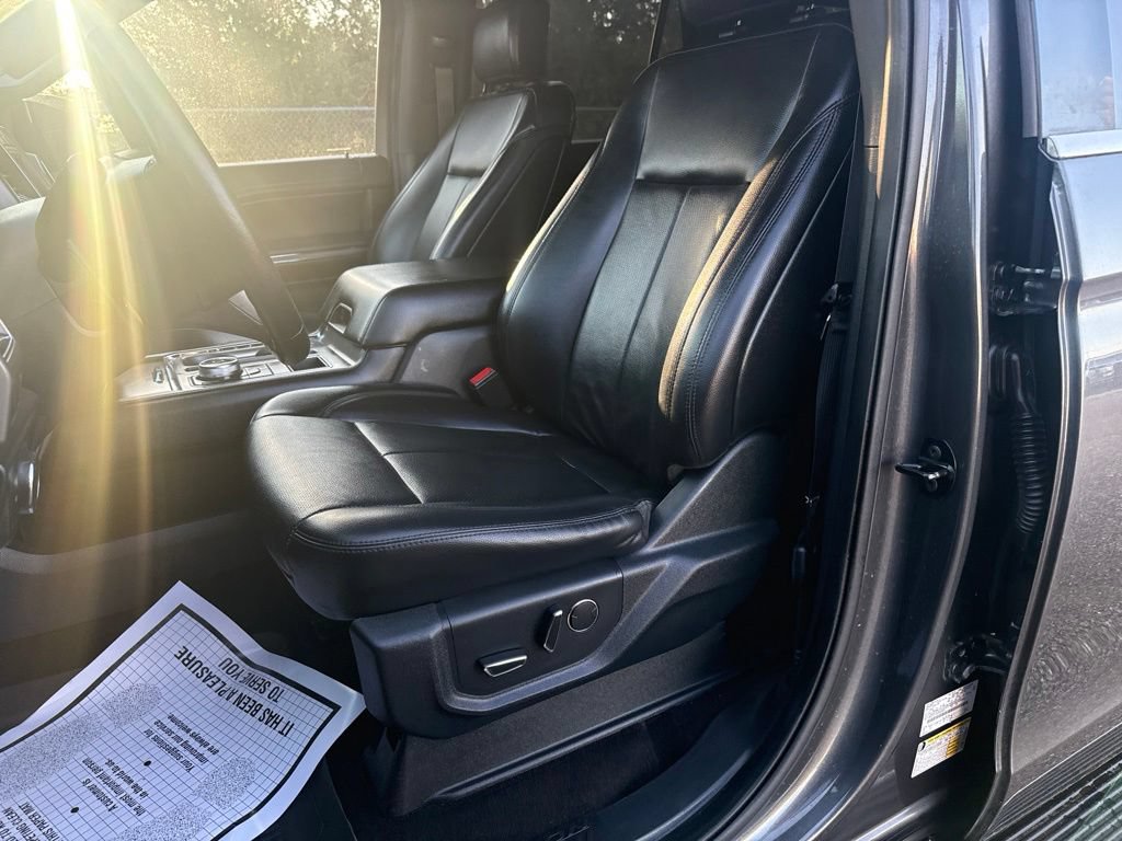 Used 2019 Ford Expedition XLT w/ Equipment Group 202A RWD image 13