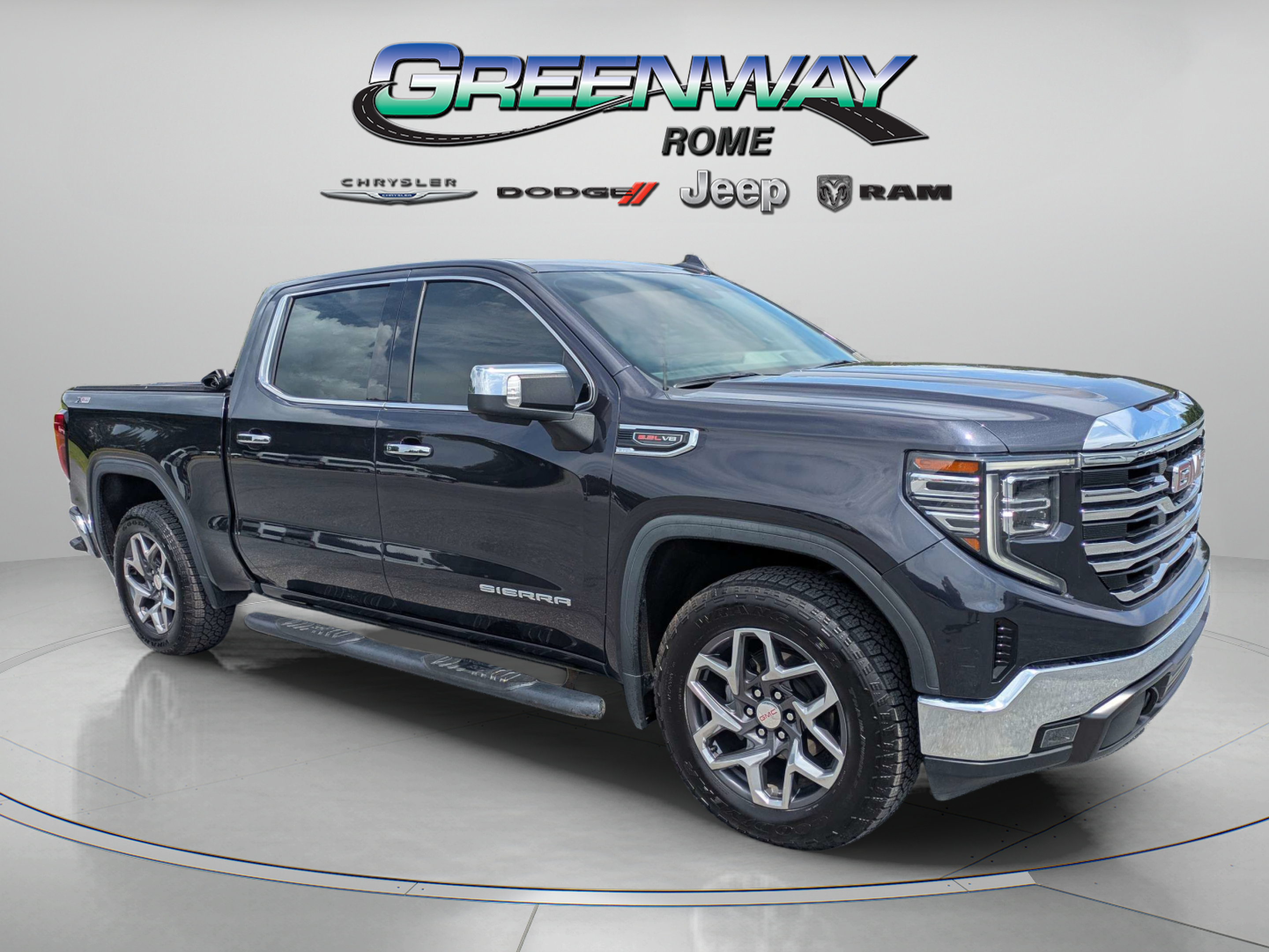 Used 2022 GMC Sierra 1500 SLT w/ SLT Convenience Package AWD/4WD image 2