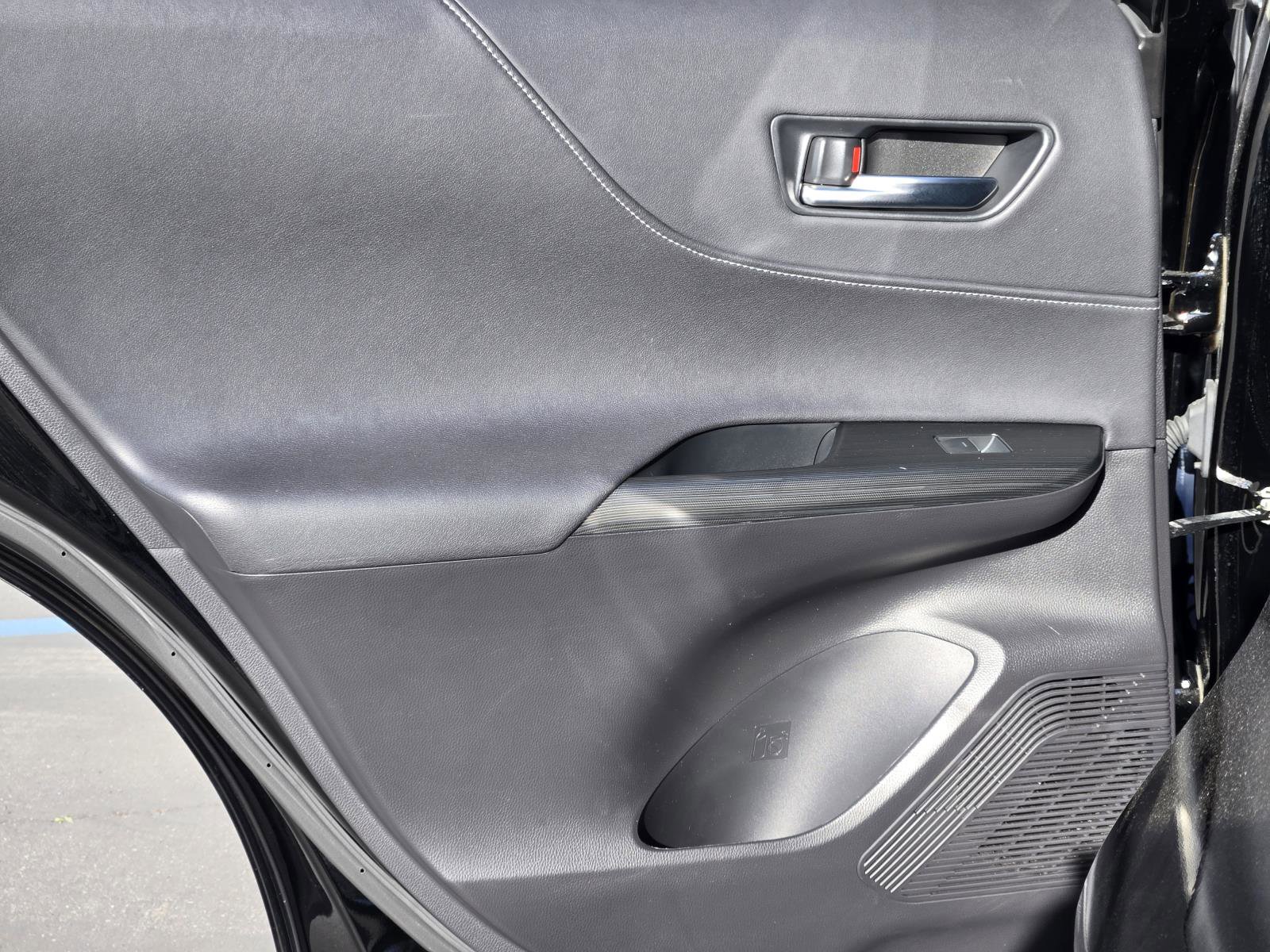 Used 2024 Toyota Venza XLE image 24