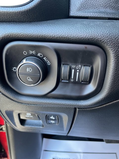 Used 2024 RAM 1500 Laramie image 39