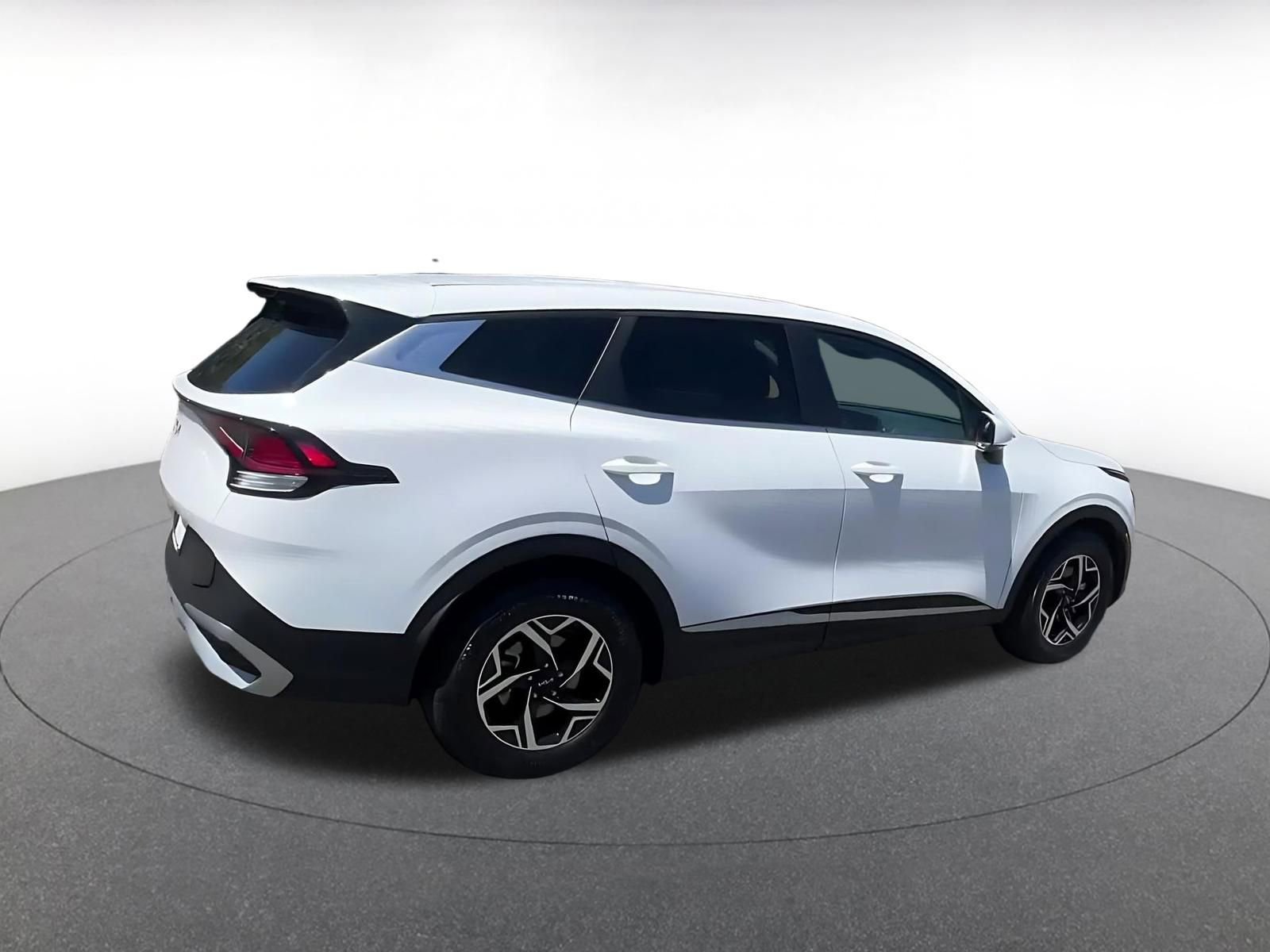 Used 2025 Kia Sportage LX FWD image 15