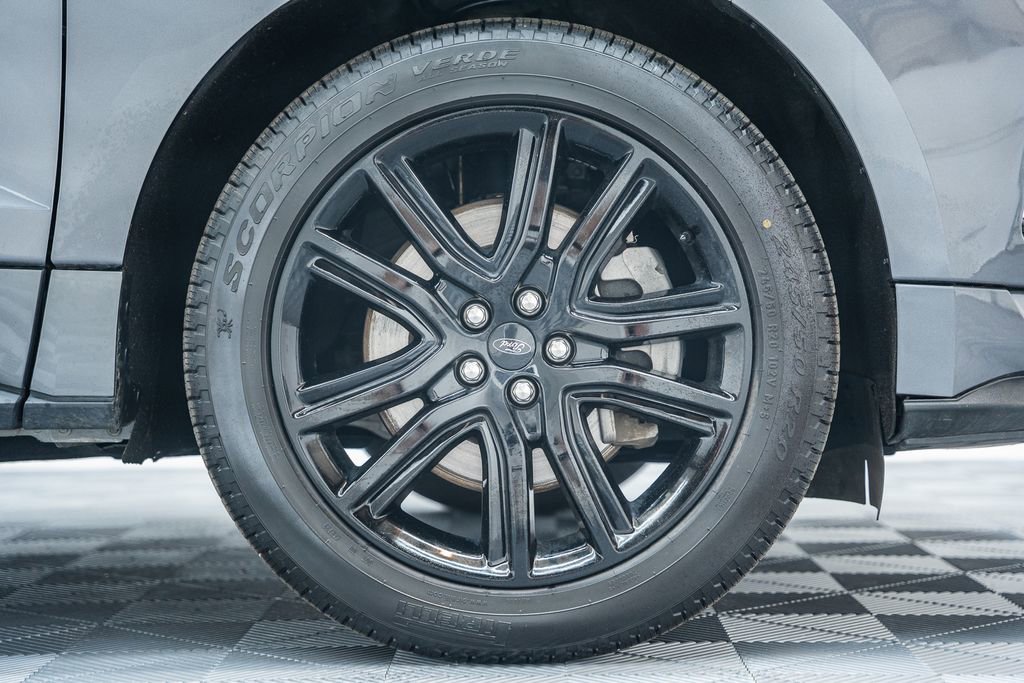 Used 2022 Ford Edge ST-Line image 18