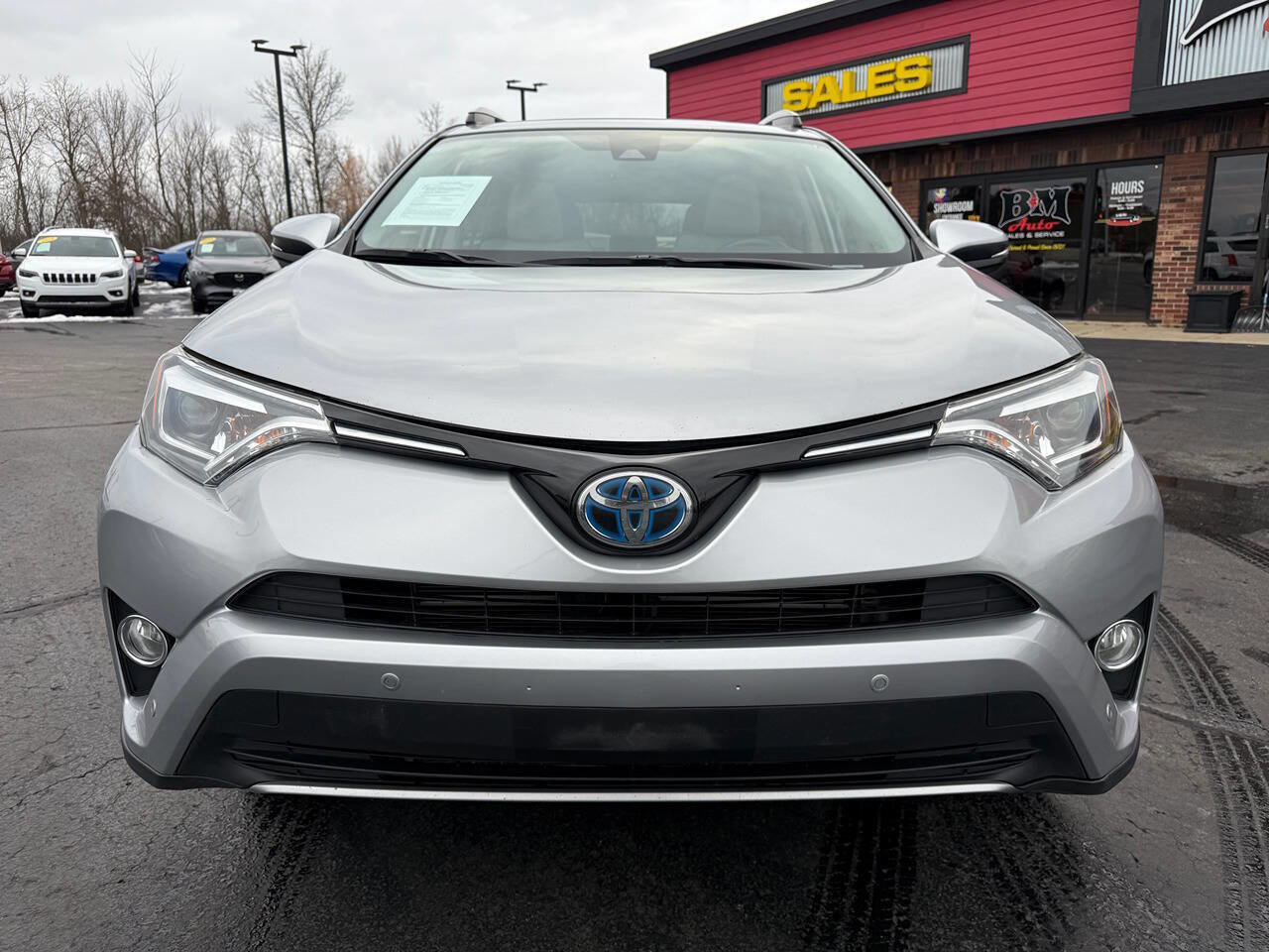 Used 2017 Toyota RAV4 Limited image 2
