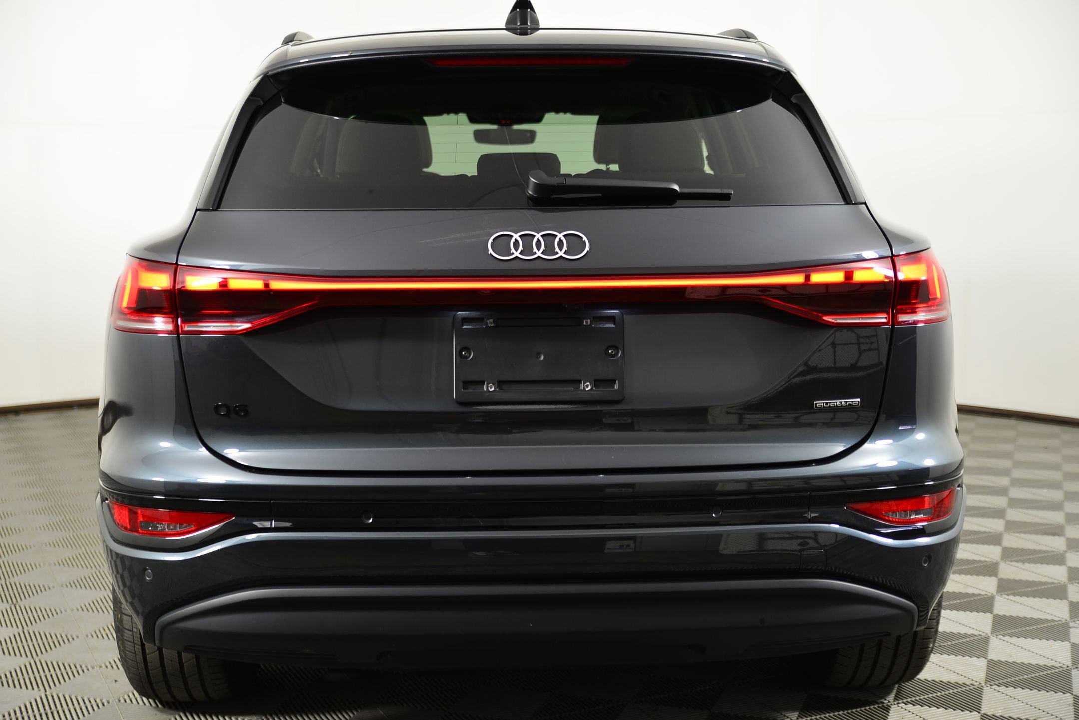 Certified 2025 Audi Q6 e-tron Premium w/ Convenience Package image 8