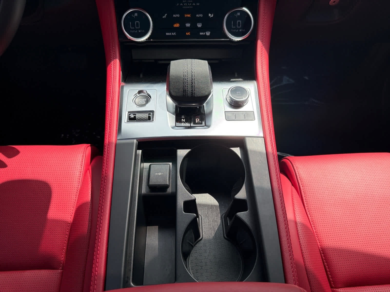 Used 2026 Jaguar F-PACE R-Dynamic S AWD/4WD image 15