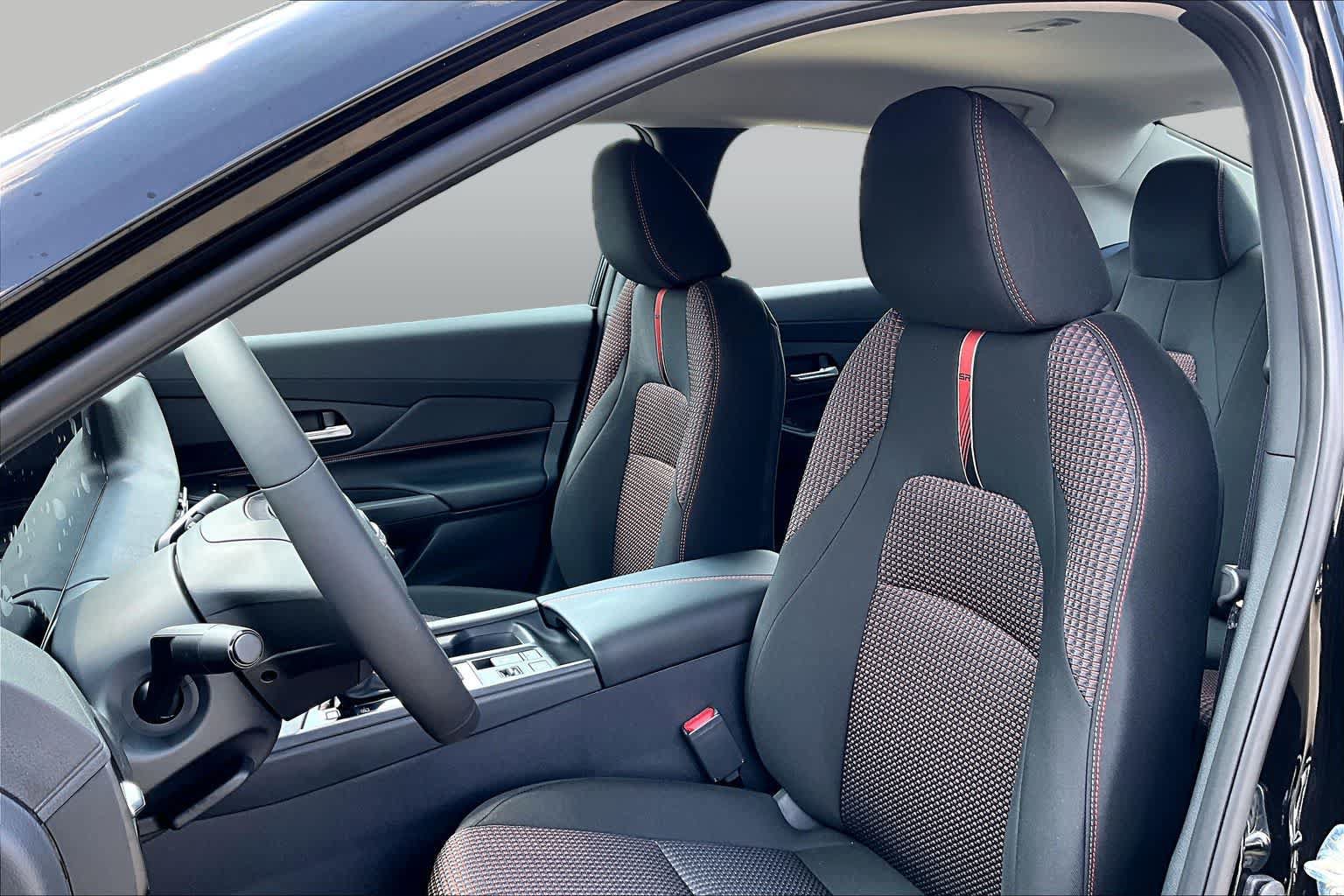 New 2027 Nissan Sentra SR w/ Floor Mat Package FWD image 17