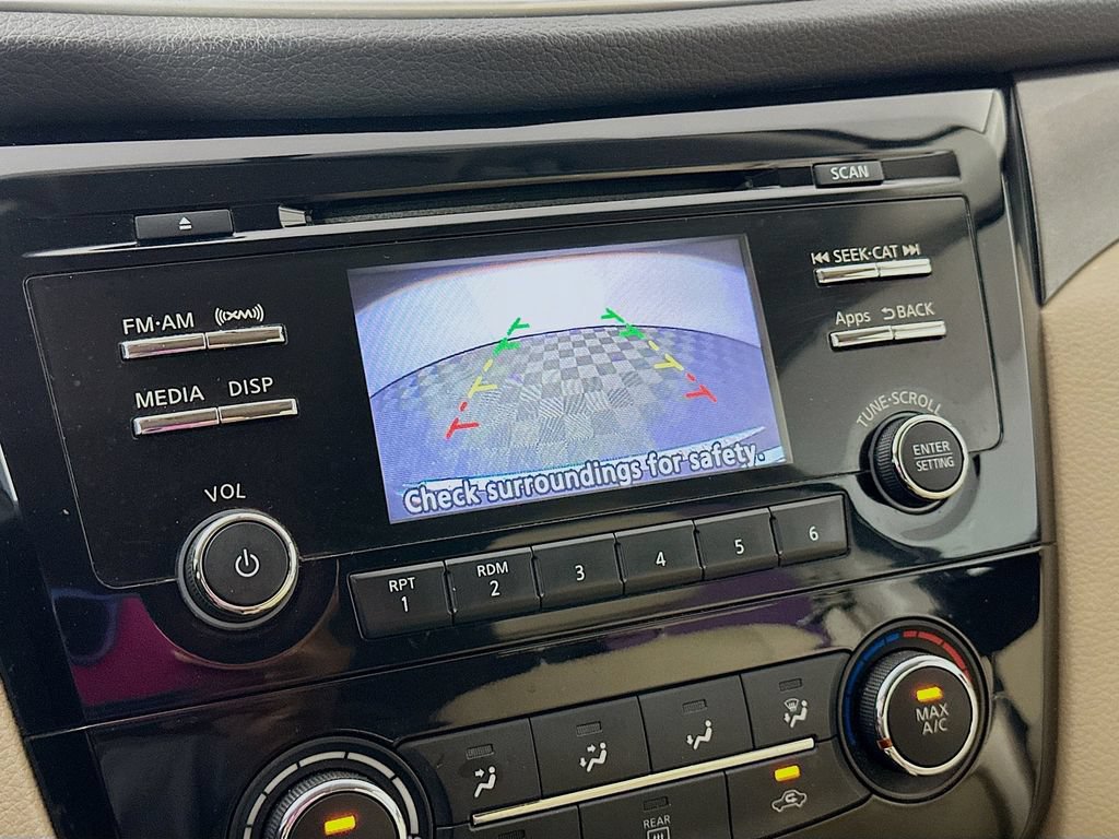 Used 2016 Nissan Rogue S FWD image 17