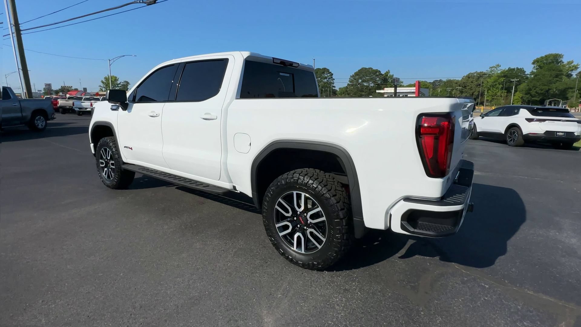 Used 2024 GMC Sierra 1500 AT4 w/ Technology Package AWD/4WD image 6
