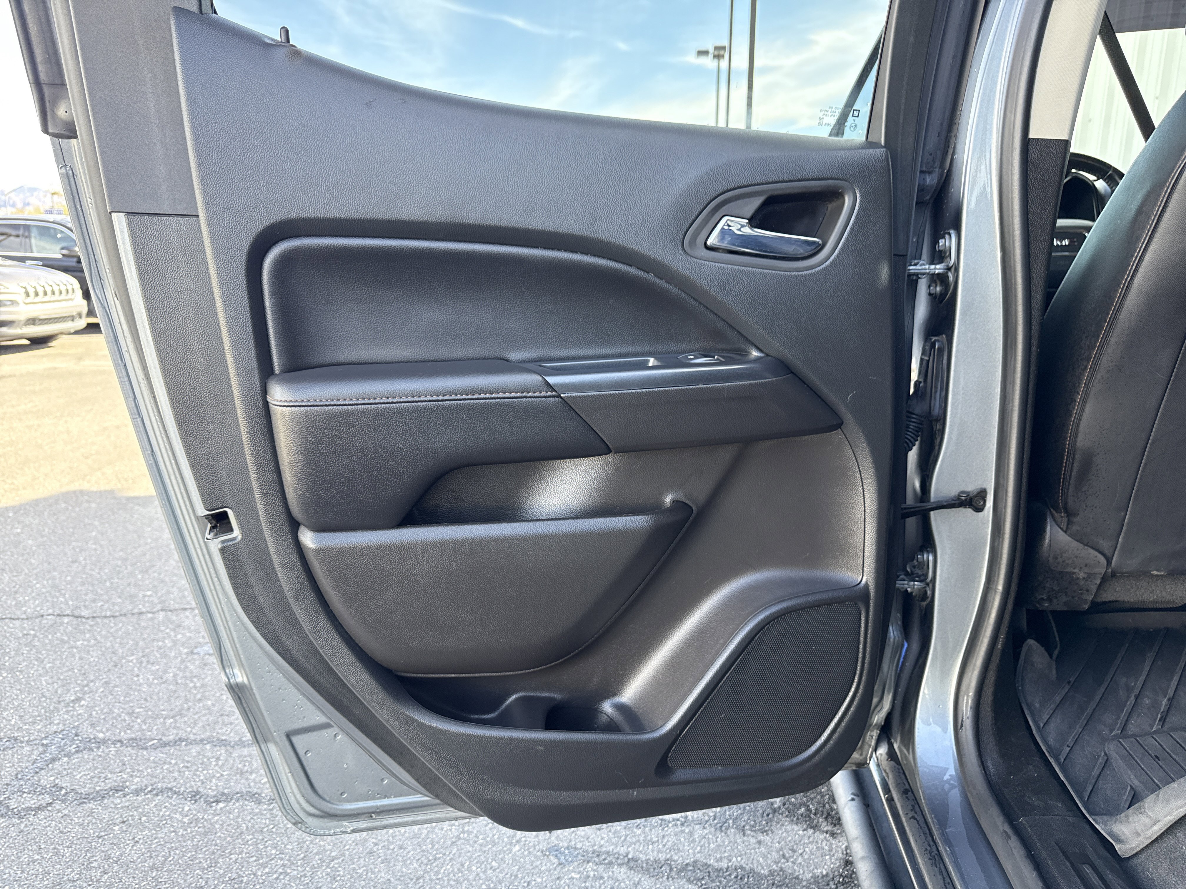 Used 2022 GMC Canyon AT4 image 23