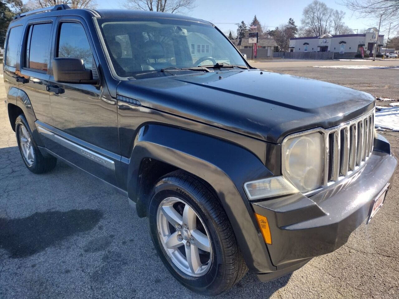 Used 2011 Jeep Liberty Limited w/ Tire & Wheel Group image 3