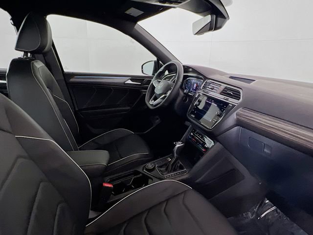 Used 2024 Volkswagen Tiguan SEL R-Line image 10