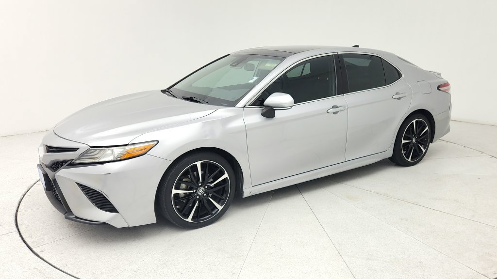 Used 2019 Toyota Camry XSE FWD image 3