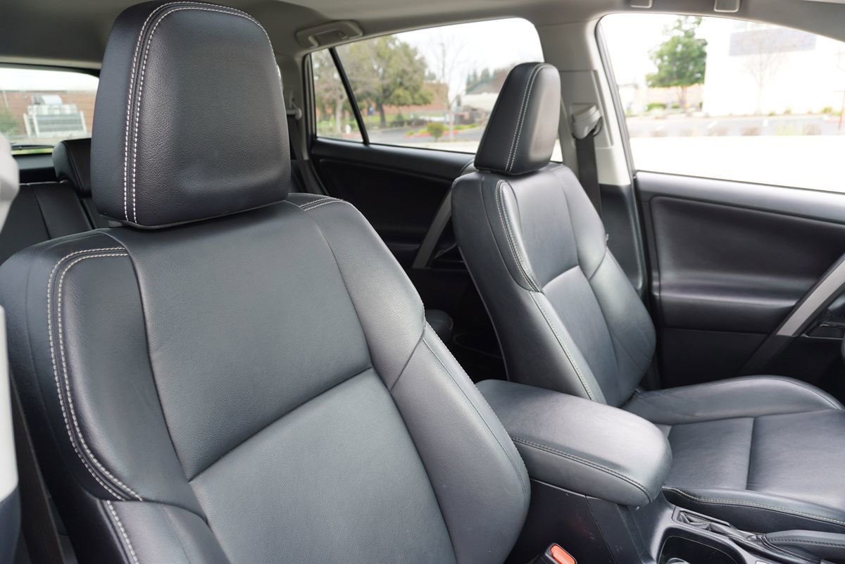 Used 2016 Toyota RAV4 Limited FWD image 15