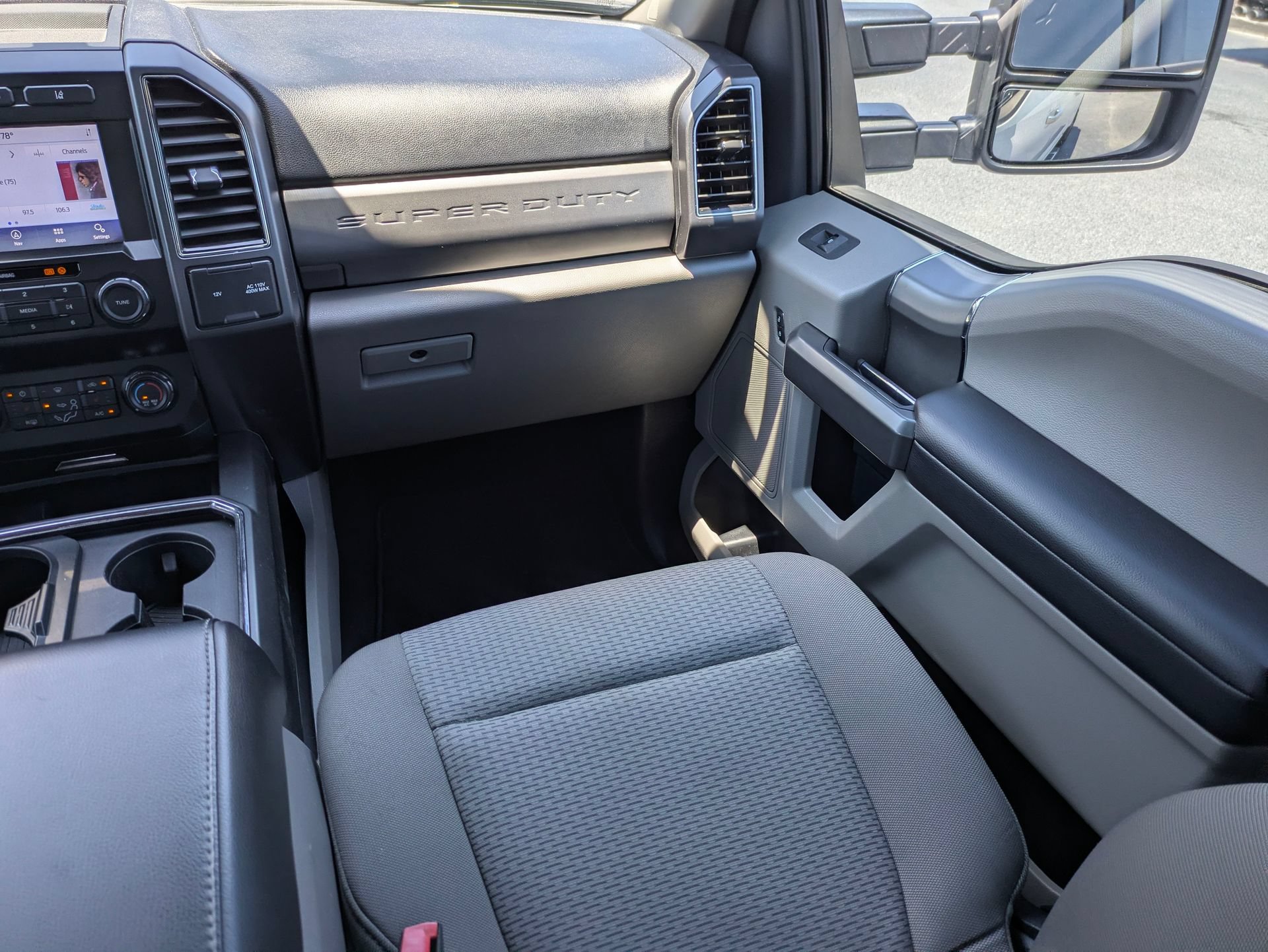 Certified 2020 Ford F250 XLT w/ XLT Premium Package AWD/4WD image 21