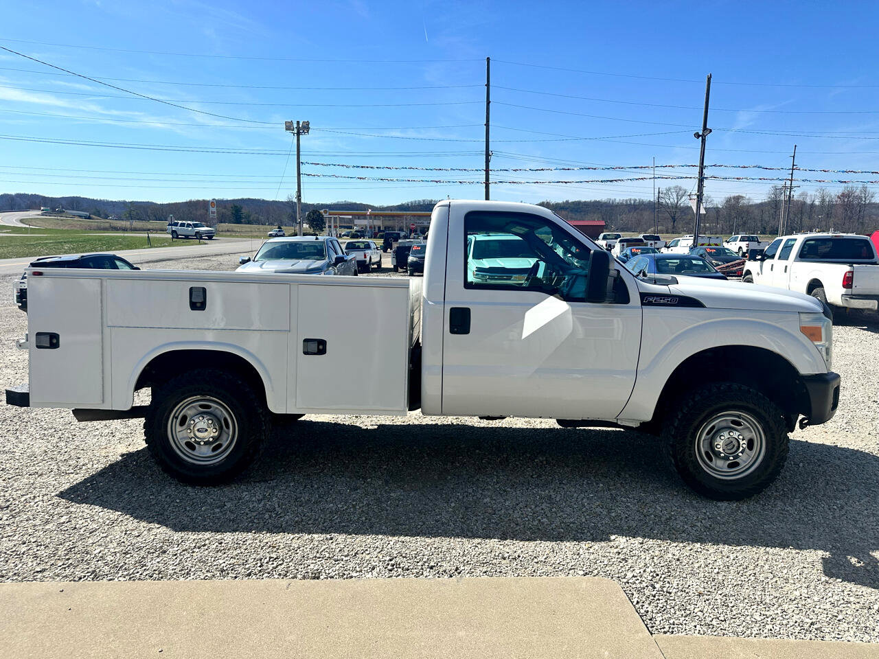 Used 2012 Ford F250 XL w/ Camper Pkg image 2